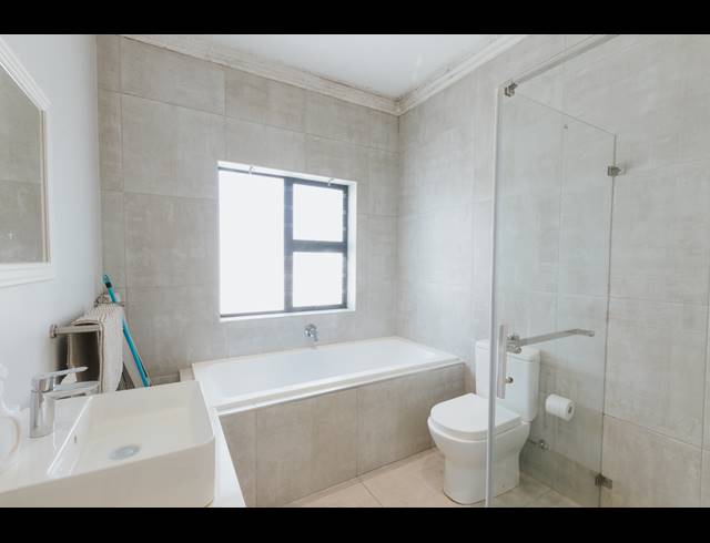 3 BEDROOM FREEHOLD TO LET IN PARKLANDS NORTH
